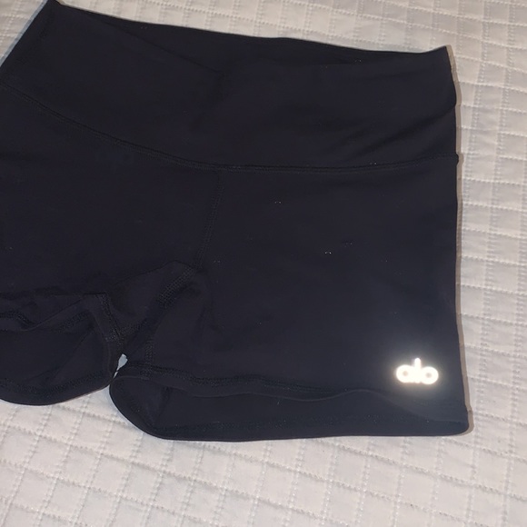 ALO Yoga Pants - Alo yoga shorts